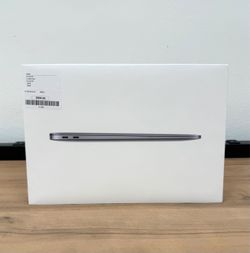 13" MacBook Air M1 8 Core*512GB SSD*16GB RAM