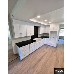 Kitchen Countertops, Fireplaces, Bathrooms, Vanities, Bar Top, Reception Desk Top Of Granite, Marble, Quartz, Quartzite, Ceramic, Etc!