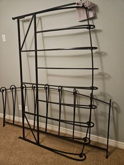 King Iron Sleigh Bed very heavy
