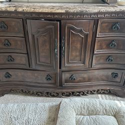 Dresser & Nightstand 