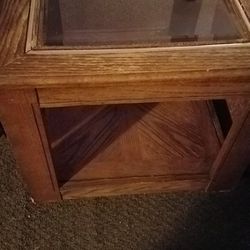 Glass End Table Good Condition $7.00