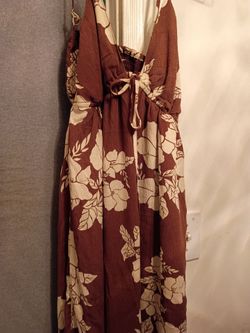 3 NEW WOMEN DRESSES $10 EACH PICK UP IN SUN VALLEY
