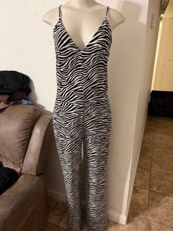 Women’s new Micheal kors zebra romper medium