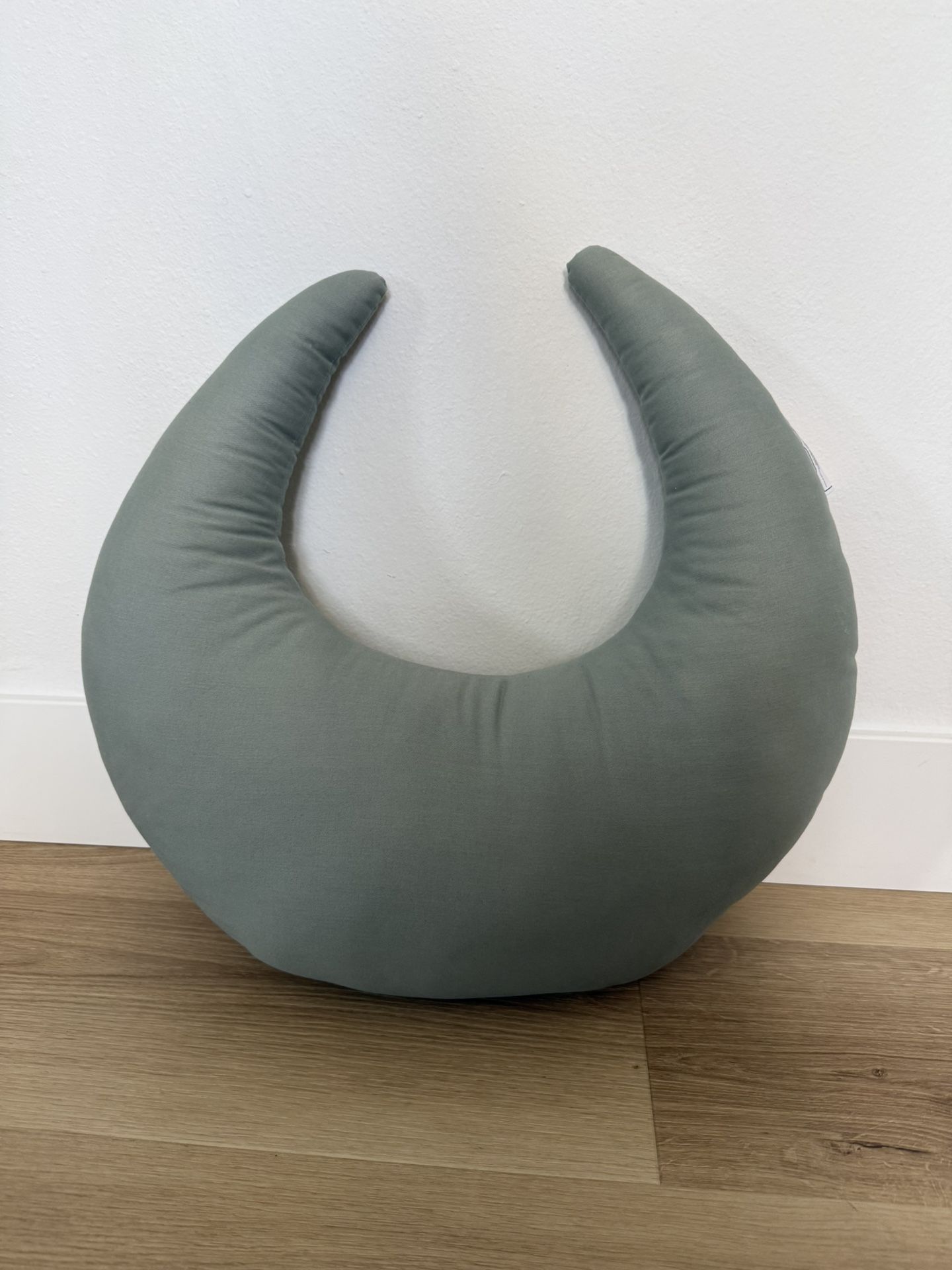 Snuggle Me Feeding Pillow