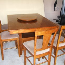 Table And Chairs 