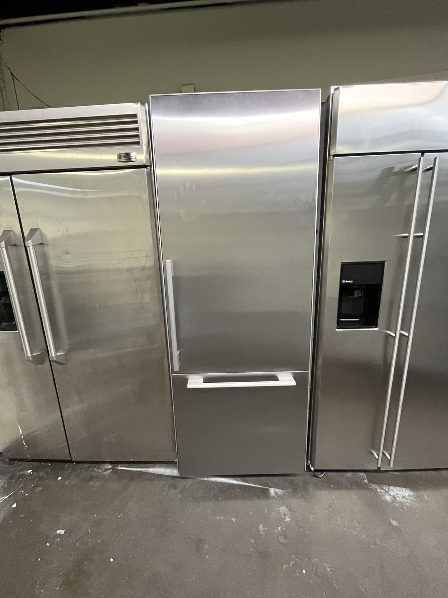 MIELE STAINLESS STEEL BUILT IN REFRIGERATOR
