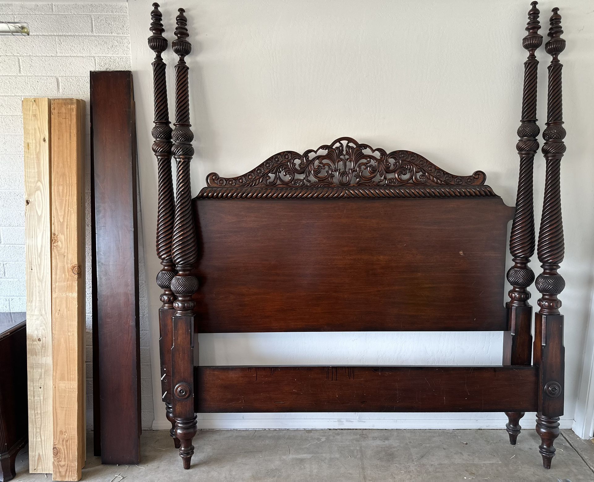 Tommy Bahama Mahogany Wood Four Poster King Size Bed frame