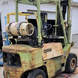 Clark Forklift