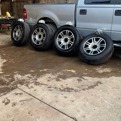 MICHELIN.  275/65R20 $$ 600