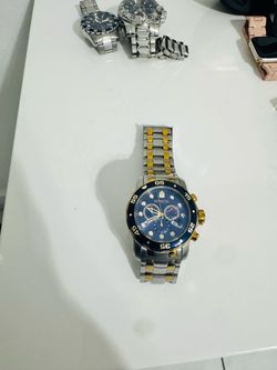 Relojes Invicta y Apple Watch
