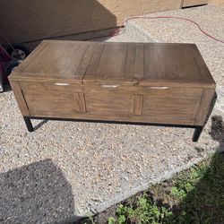 Coffee table lift top