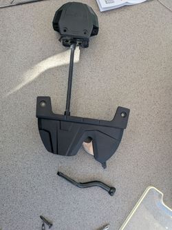 Free gate lock