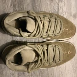 Jordan 11 Olive Lux