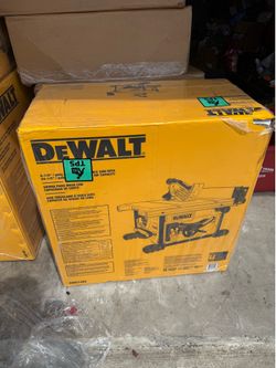 DEWALT 15 Amp 8-1/4 in. Compact Portable Jobsite Table Saw (DWE7485)