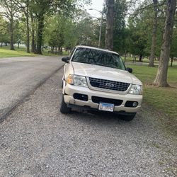 2005 Ford Explorer