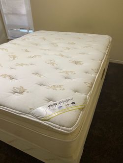 Simmons Beautyrest World Class Pillow Top Mattress