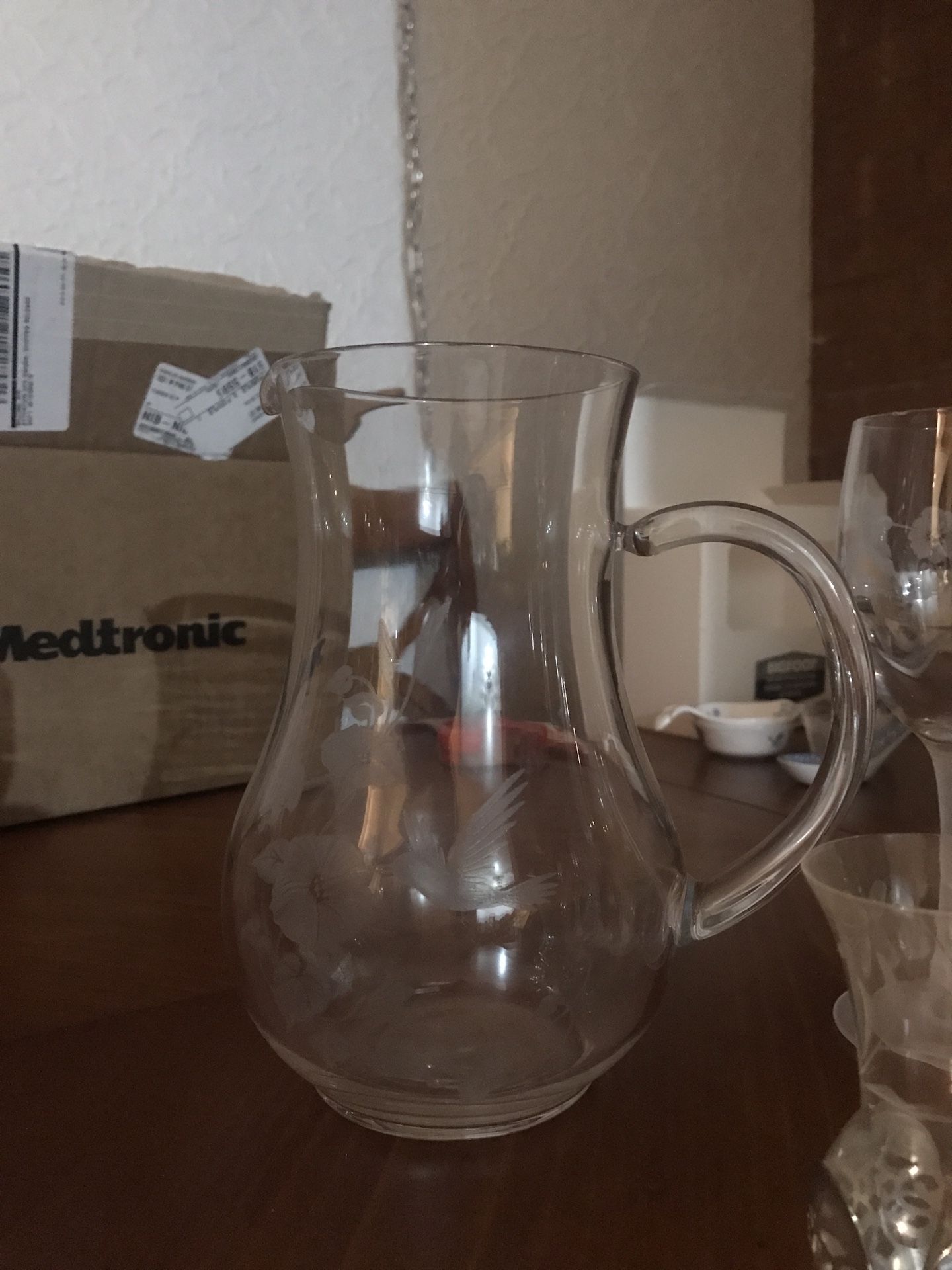 Humingbird Print On Crystal Serving Set