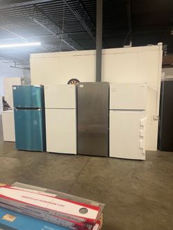Frigidaire Top-Freezer Refrigerators (new)