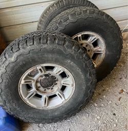 Hummer wheels 35” tires