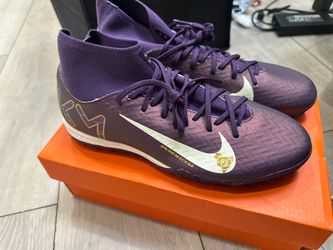 Nike 7 US soccer shoes