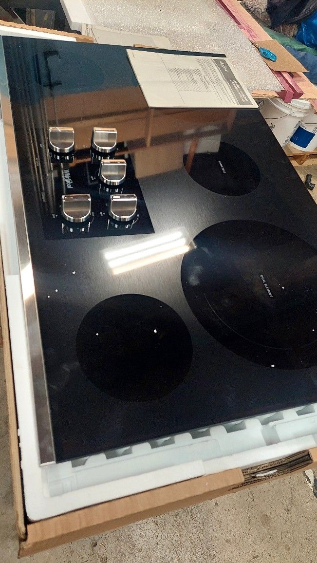 Whirlpool Electric Glass Stove Top