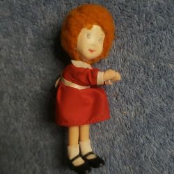 Vintage 1982 Annie Clip On Doll