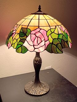 Tiffany style table lamp