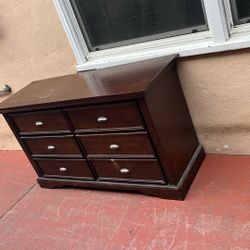 Free Dresser