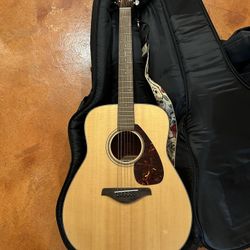 Yamaha FG700S Acoustic Guitar