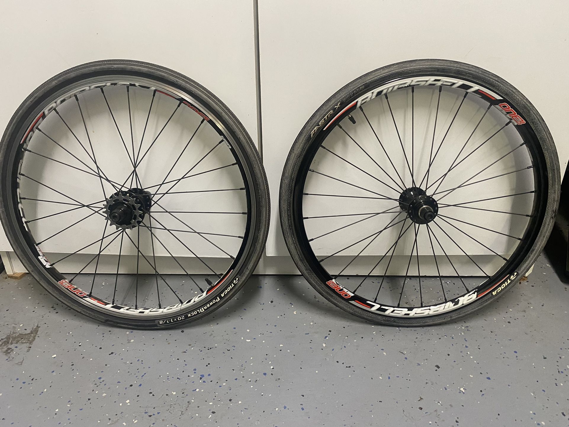 Bombshell ONE80 wheel set 20 In. and Tires