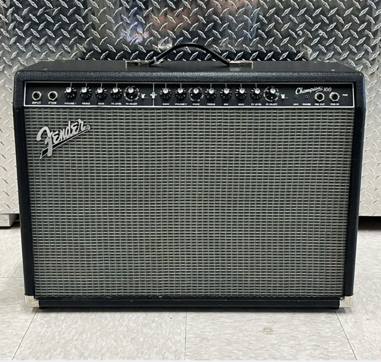Fender Champion 100 Combo Guitar Amp *4787
