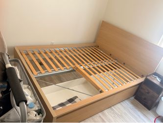 Queen size bed frame ready to go in Chino