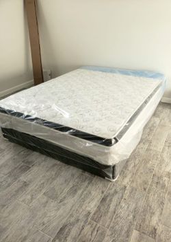NEW QUEEN PILLOW TOP MATTRESS. Bed frame is not available. Take it home same day 👍