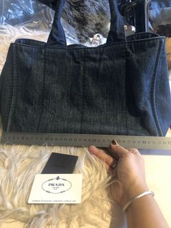 Prada canapa