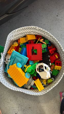 Duplo Legos Extra Large Tote Approx 17 Sets