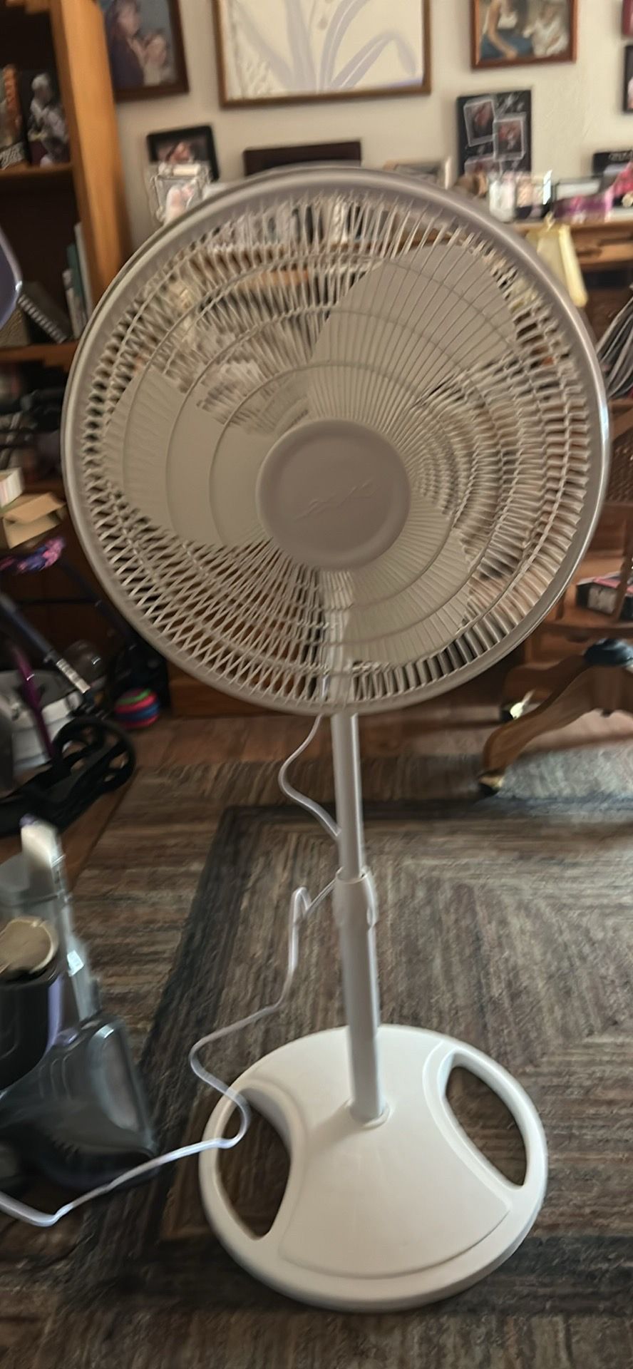 White tall fan