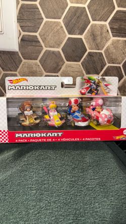 Mario kart  hot wheels  4. Pack.   DIE - CAST. NEW