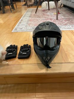 Oumurs medium helmet