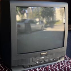 20” Panasonic CRT TV w VHS Player 
