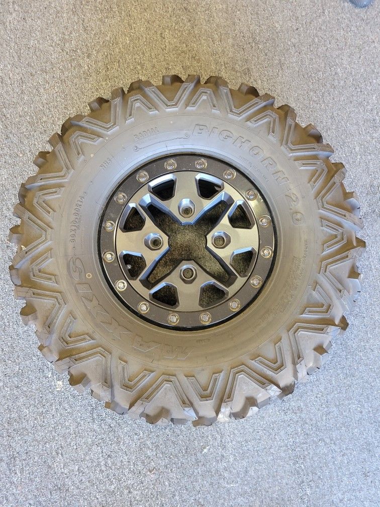 Can m maverick 3 rims and tires Set Of 4