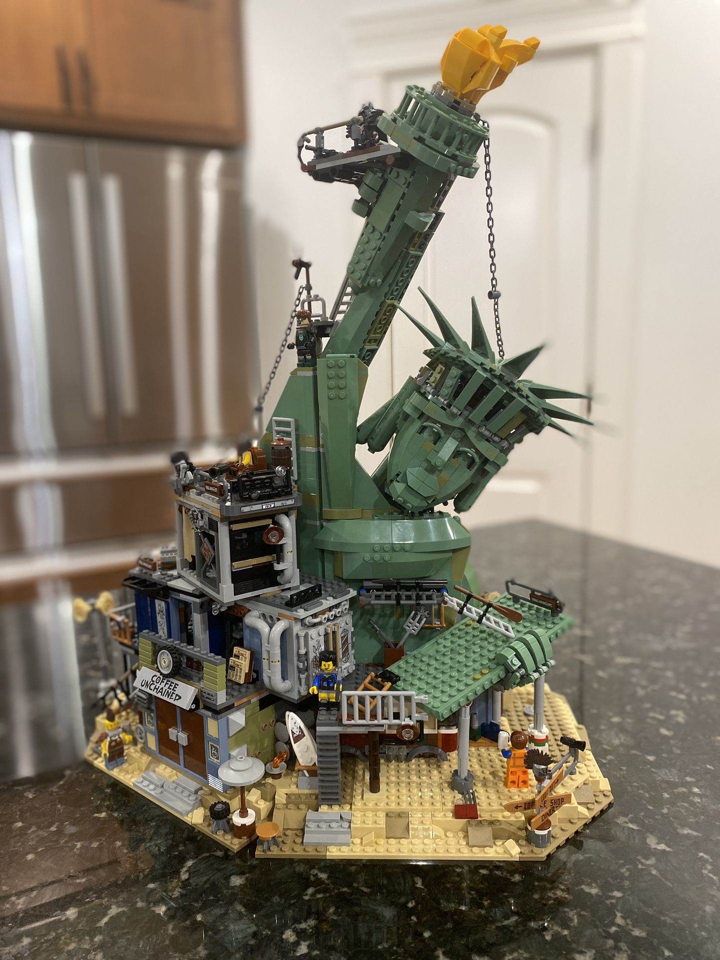 LEGO 70840 The LEGO Movie 2 Welcome to Apocalypseburg