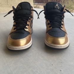 Nike Jordan Air Mids Gold   5.5