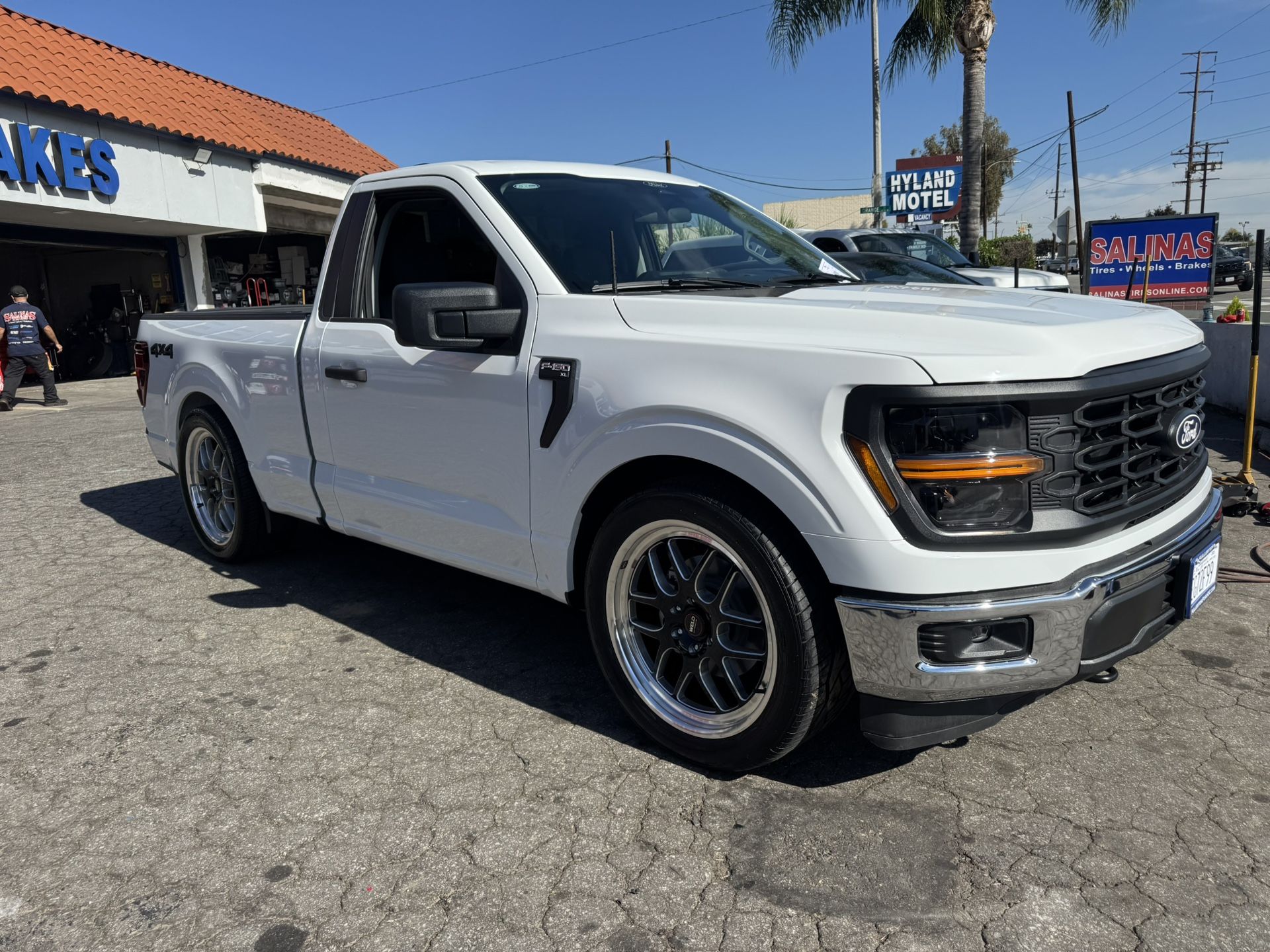 Weld Solana 22x9.5 Gloss Black Milled +25 Offset | 6x135 – Premium Ford  Fitment