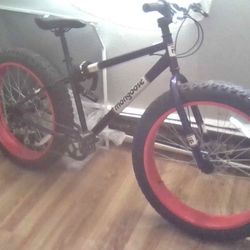 Mongoose dolomite BIG TIRE bike