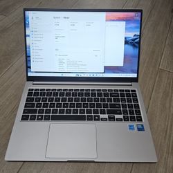 Samsung Galaxybook 4  Like New