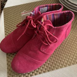 Brandnew Girls Booties Size 4