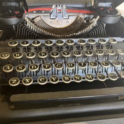 Vintage 1945 Smith Corona CLIPPER 4C series