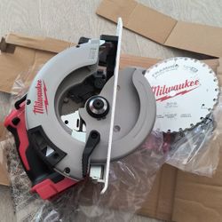 Milwaukee Circular Saw M18