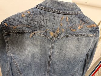 Tahari Embroidered Denim Jacket – M/L