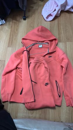 Nike Tech